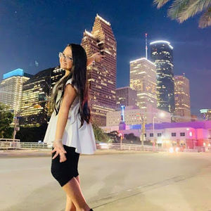 Meet your Posher, Alexia